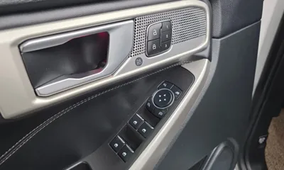 Ford Explorer 2023, 28560 км, за 36990000 KRW - фото 32