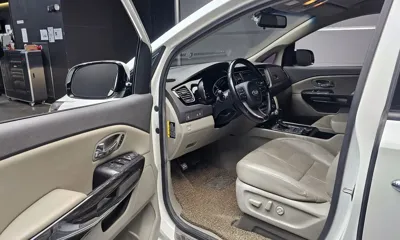 Kia Canival 2016, 177732 км, за 8900000 KRW - фото 10