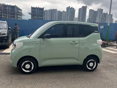 Wuling MINIEV 2025, 18000 км, за 27500 CNY