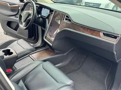 Tesla Model X 2019, 82000 км, за 193800 CNY - фото 11