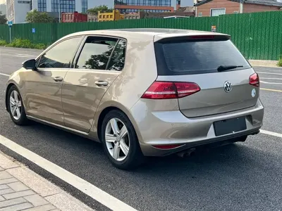 Volkswagen Golf 2014, 130000 км, за 26800 CNY