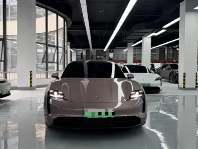 Porsche Taycan 2021, 28000 км, за 252800 CNY