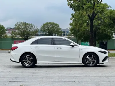 Mercedes-Benz A-Class 2024, 24000 км, за 119800 CNY