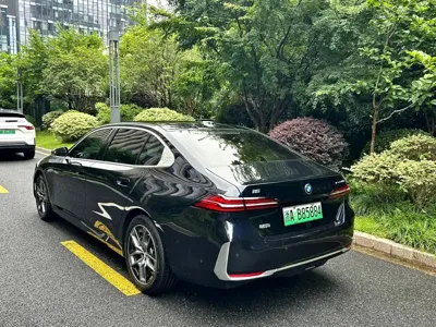 BMW i5 2025, 21000 км, за 226800 CNY - фото 5