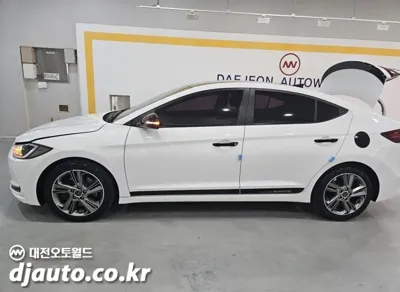 Hyundai Avante 2018, 104004 км, за 9800000 KRW