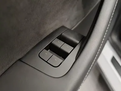 Tesla Model Y 2022, 65000 км, за 183000 CNY - фото 15