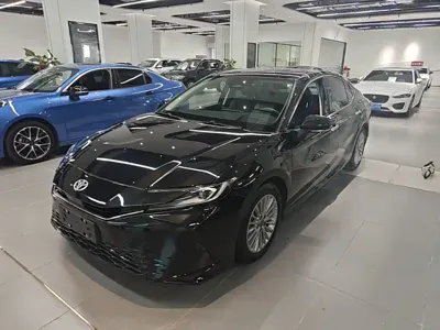 Toyota Camry · 2024 год