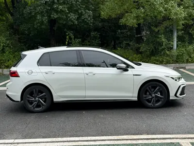 Volkswagen Golf 2022, 49000 км, за 108800 CNY