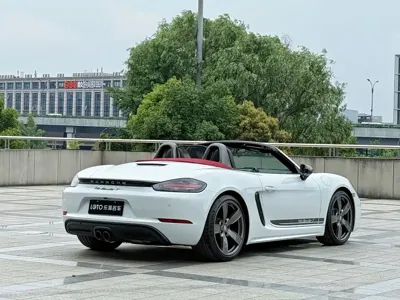 Porsche 718 2021, 9000 км, за 408000 CNY - фото 2
