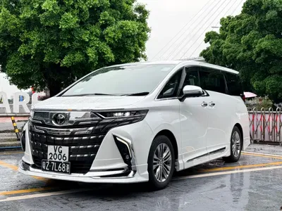 Toyota Alphard · 2026 год