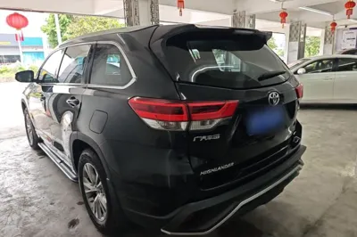 Toyota Highlander 2021, 51500 км, за 153695.29 CNY