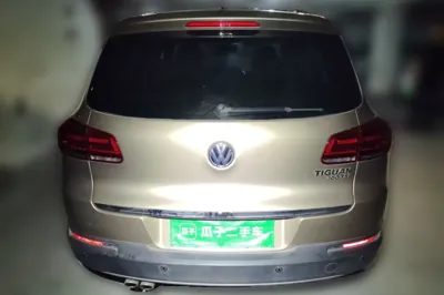 Volkswagen Tiguan 2016, 15600 км, за 66409.36 CNY