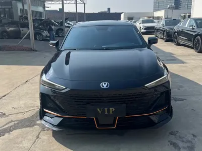Changan UNI-V 2023, 13600 км, за 65800 CNY