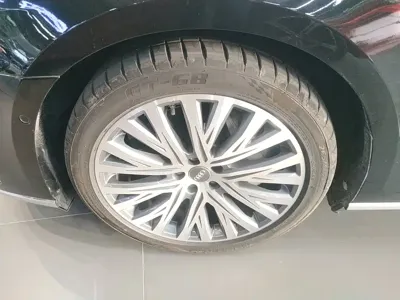 Audi A8 2019, 129900 км, за 299200 CNY - фото 25