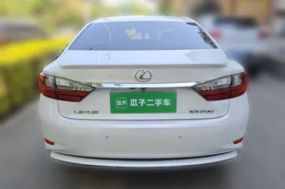 Lexus ES 2015, 130600 км, за 98026.73 CNY