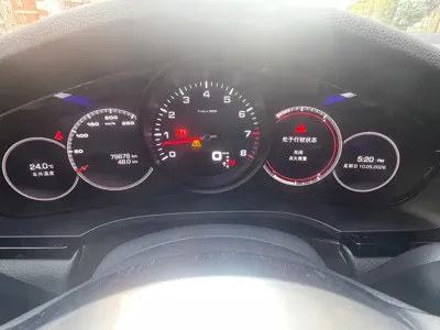Porsche Cayenne 2019, 79000 км, за 338000 CNY