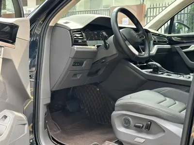 Volkswagen Touareg 2021, 48000 км, за 218000 CNY