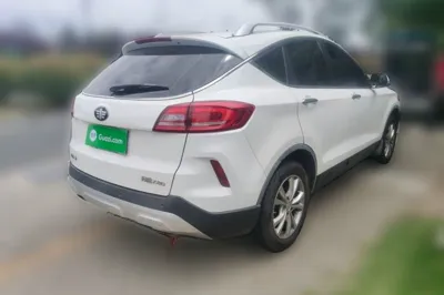 Bestune X80 2017, 56300 км, за 37322.2 CNY