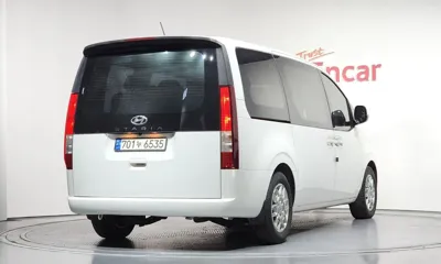 Hyundai Staria 2023, 61025 км, за 24500000 KRW