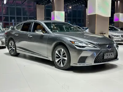 Lexus LS 2022, 30000 км, за 398000 CNY