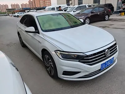Volkswagen Sagitar 2022, 22000 км, за 105800 CNY