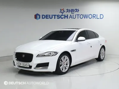 Jaguar XF · 2018 год