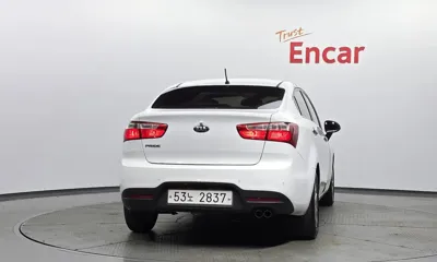 Kia Pride 2014, 177292 км, за 3900000 KRW