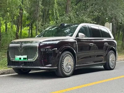 Voyah 岚图泰山 · 2026 год