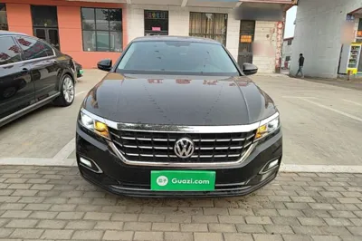 Volkswagen Passat 2019, 77100 км, за 94565.4 CNY