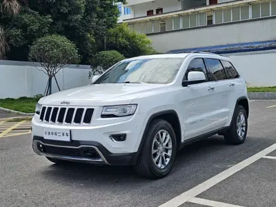 Jeep Grand Cherokee (Import) · 2015 год