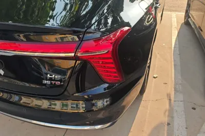 Hongqi H5 2025, 100 км, за 129949.98 CNY - фото 9