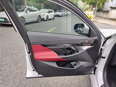 BMW i5 2025, 22000 км, за 249800 CNY - фото 6