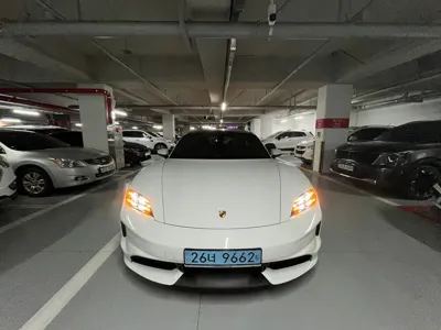 Porsche Taycan · 2025 год