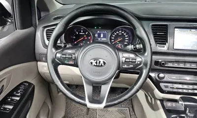 Kia Canival 2017, 192262 км, за 7500000 KRW - фото 11