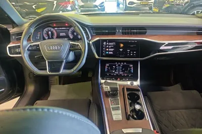 Audi A6L 2023, 59400 км, за 291975.33 CNY - фото 12