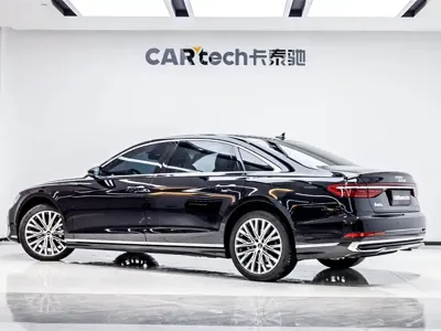 Audi A8 2022, 28000 км, за 488000 CNY