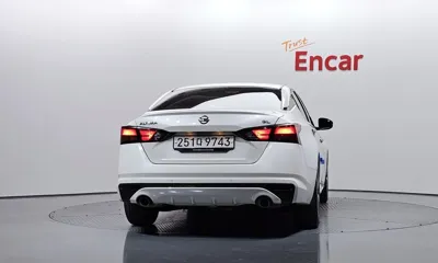 Nissan Altima 2019, 68352 км, за 14200000 KRW