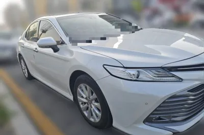 Toyota Camry 2019, 83100 км, за 92138.75 CNY