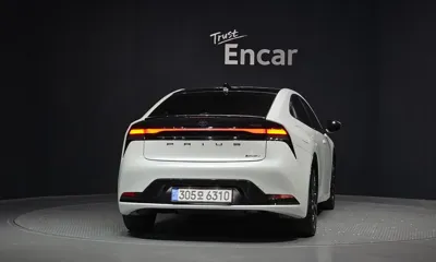 Toyota Prius 2024, 17370 км, за 39990000 KRW