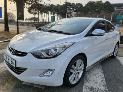 Hyundai Avante · 2012 год