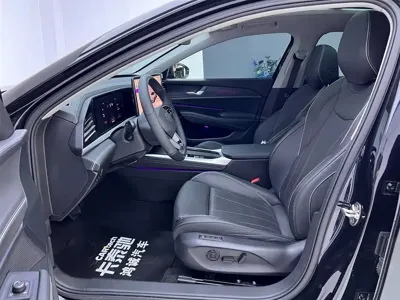Volkswagen Passat 2025, 9000 км, за 152800 CNY - фото 16
