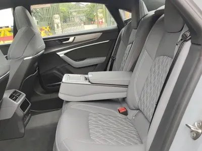 Audi A7L 2025, 5500 км, за 316300 CNY - фото 17
