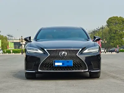Lexus LS 2021, 97000 км, за 396000 CNY