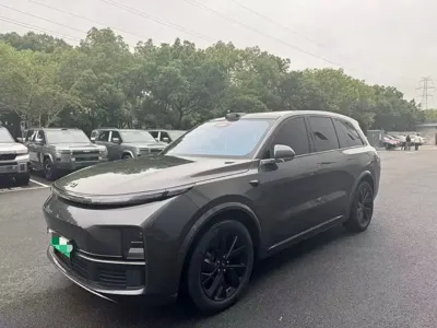 Li Auto Li L8 · 2023 год