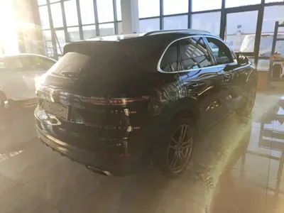 Porsche Cayenne Hybrid 2020, 95900 км, за 298000 CNY