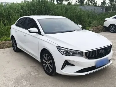 Geely Emgrand 2023, 28900 км, за 44100 CNY - фото 4
