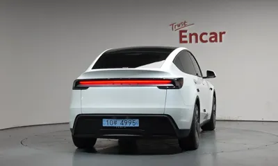 Tesla Model Y 2025, 12695 км, за 54000000 KRW