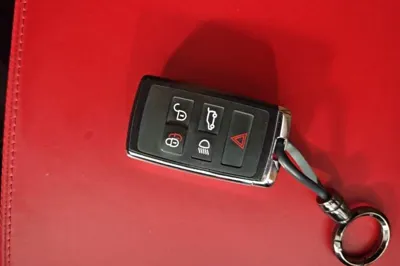 Land Rover Discovery 2018, 97900 км, за 203721.54 CNY - фото 35