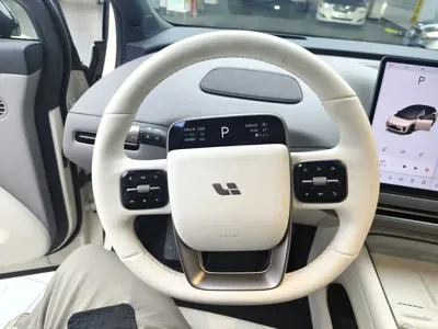 Li Auto 理想i6 2025, 6200 км, за 252800 CNY - фото 13