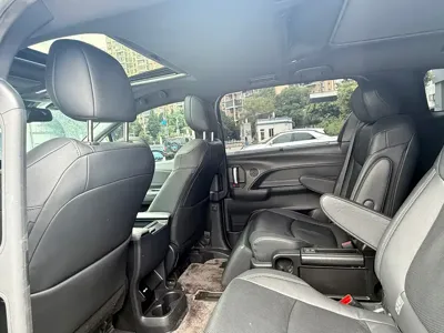 Toyota Sienna 2022, 33000 км, за 228000 CNY - фото 15